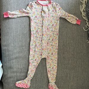 Magnetic me footie pajamas size 12-18 months